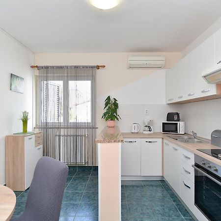 Apartments Milka 2074 Porec Exterior photo