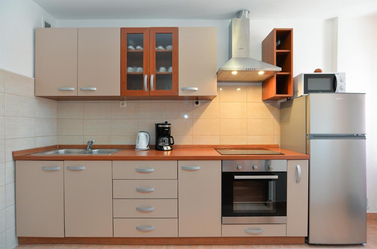 Apartments Milka 2074 Porec Exterior photo