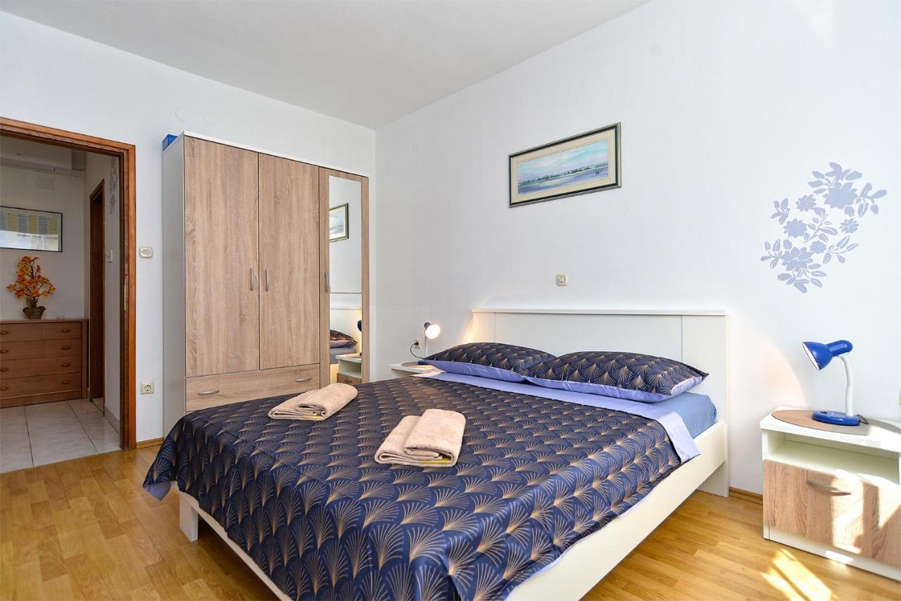 Apartments Milka 2074 Porec Exterior photo