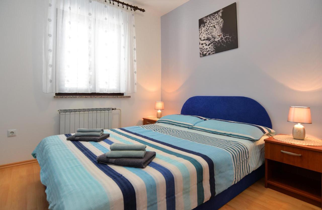 Apartments Milka 2074 Porec Exterior photo