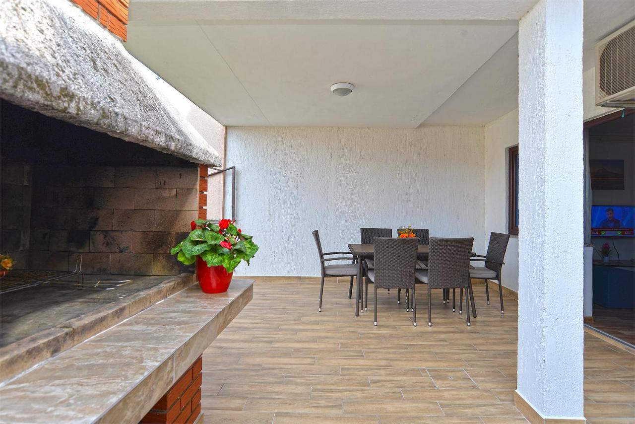 Apartments Milka 2074 Porec Exterior photo