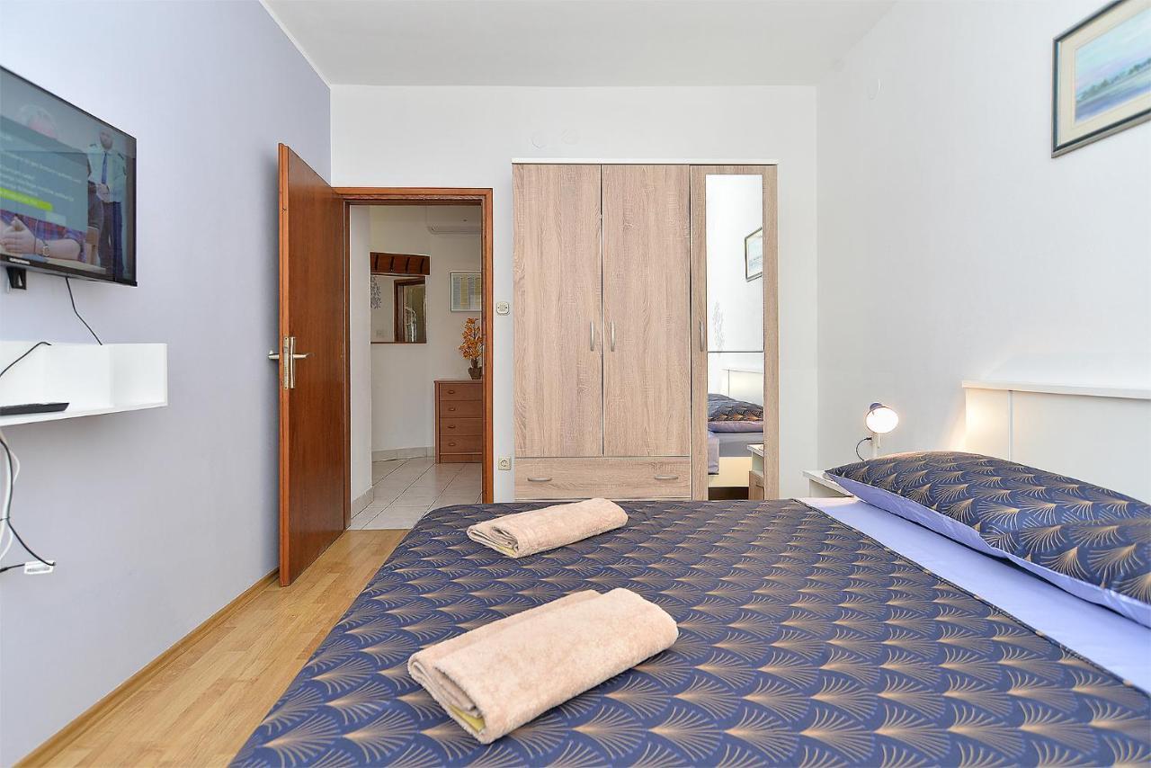 Apartments Milka 2074 Porec Exterior photo