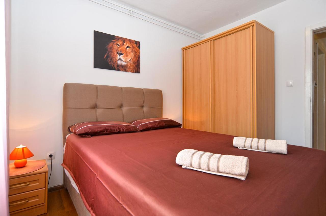 Apartments Milka 2074 Porec Exterior photo