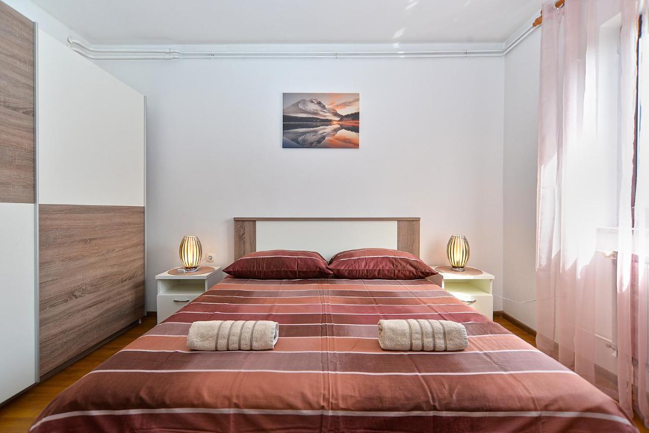Apartments Milka 2074 Porec Exterior photo