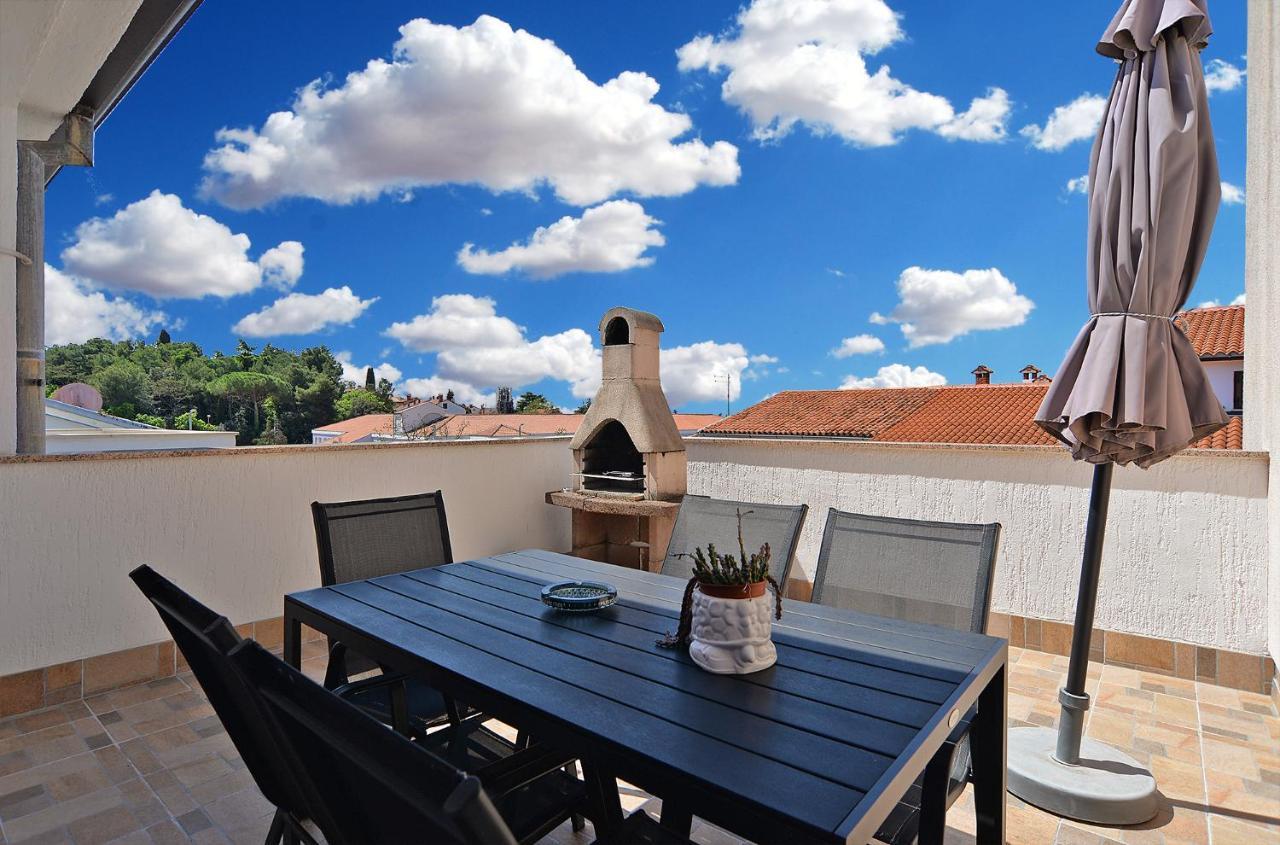 Apartments Milka 2074 Porec Exterior photo