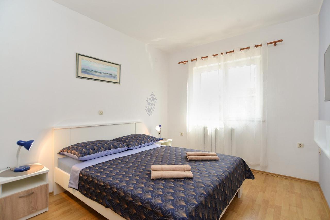 Apartments Milka 2074 Porec Exterior photo