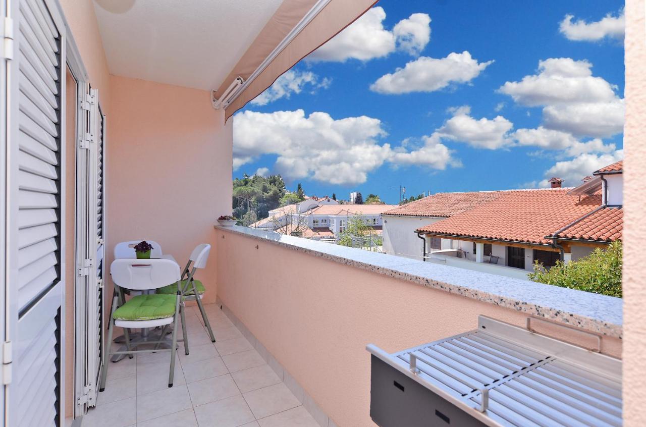 Apartments Milka 2074 Porec Exterior photo